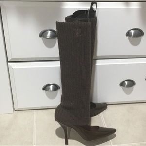 Vintage LV Pumps with leg warmers